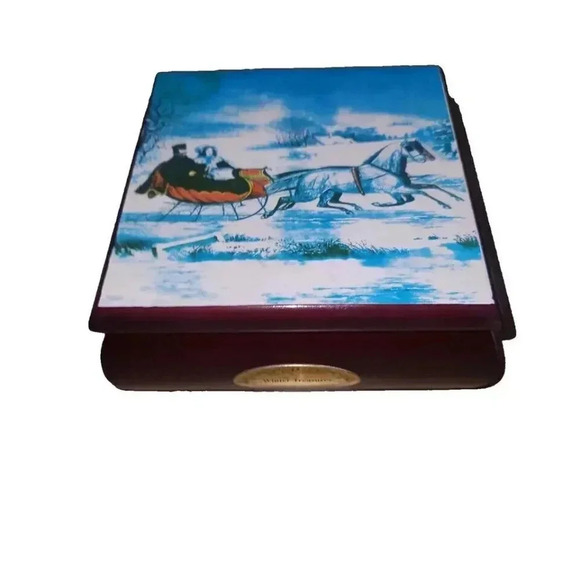 Mr Christmas Winter Treasures Music Box Jewelry 2002 - Plays Winter Wonderland! - Picture 1 of 3